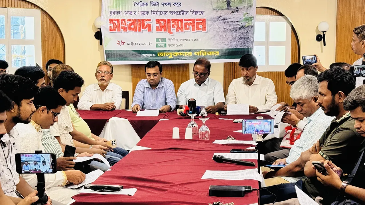 যুবদল নেতার বিরুদ্ধে ২১ পরিবারের ভিটা দখল করে সড়ক নির্মাণের অভিযোগ