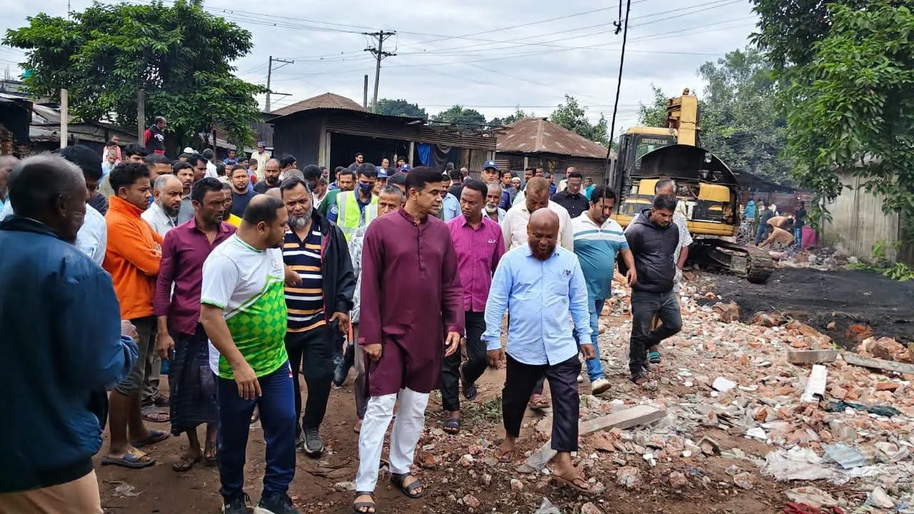 শুধু উচ্ছেদ নয়, পুনর্বাসনও নিশ্চিত করতে হবে: প্রতিমন্ত্রী ফরহাদ