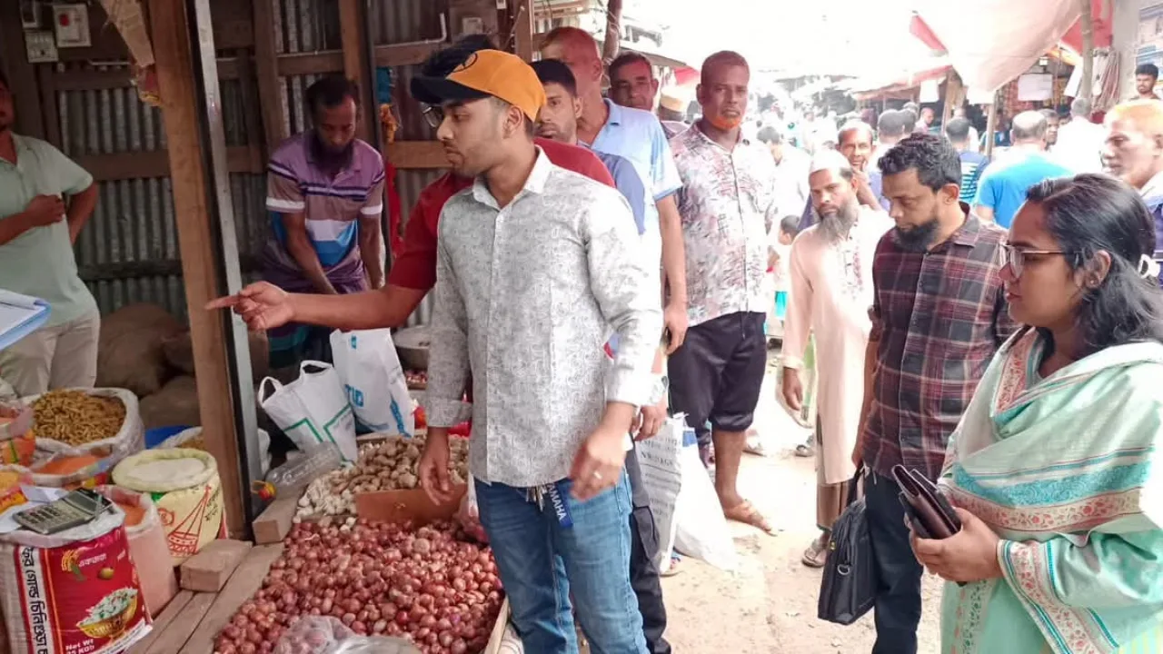 পিরোজপুরে ভ্রাম্যমাণ আদালতের অভিযান, ৩ প্রতিষ্ঠানকে জরিমানা